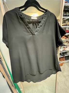 SoTeer Black V-Neck Short Sleeve Blouse